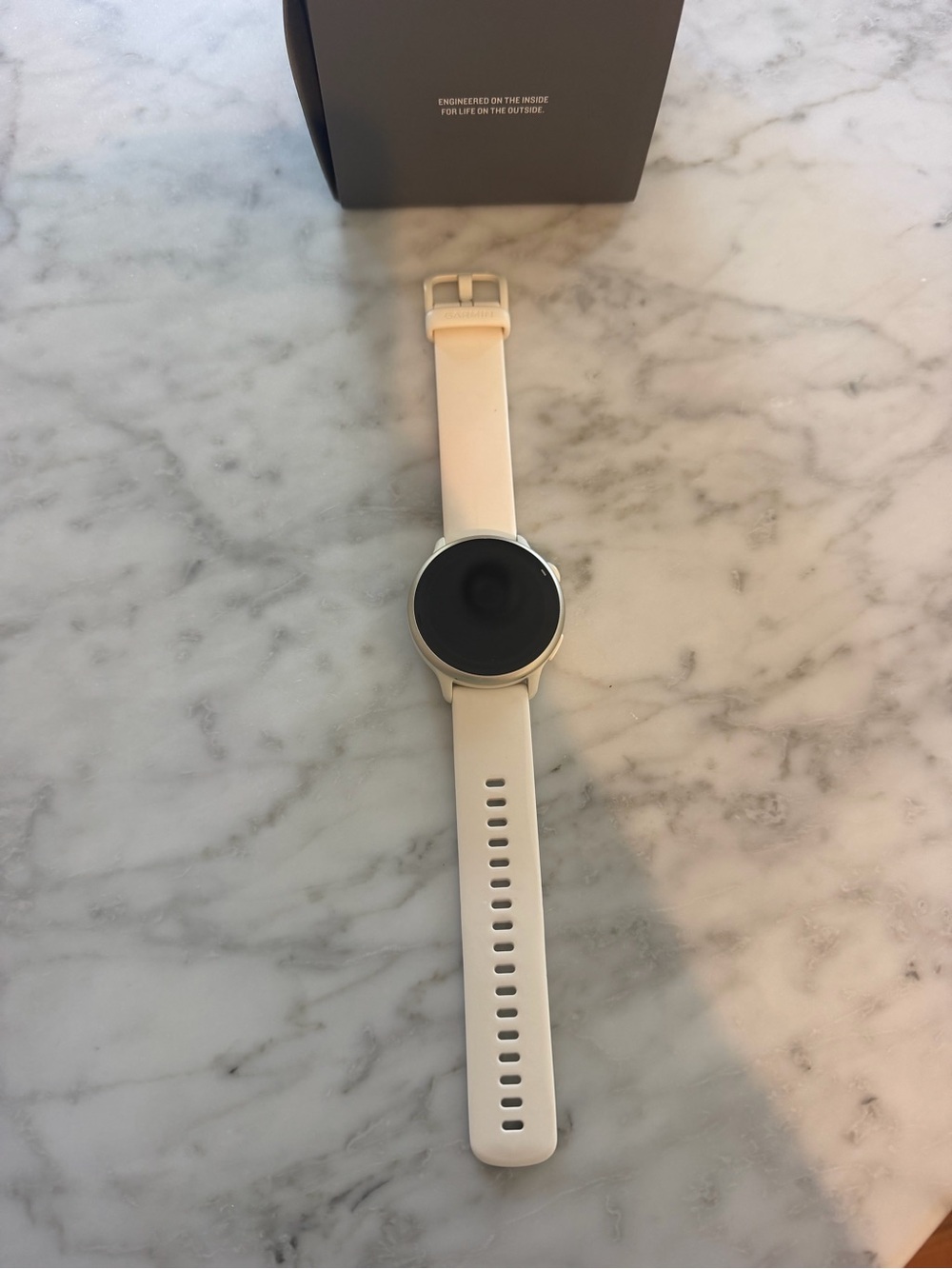 Garmin vívoactive 5, Ivory/Cream Gold.